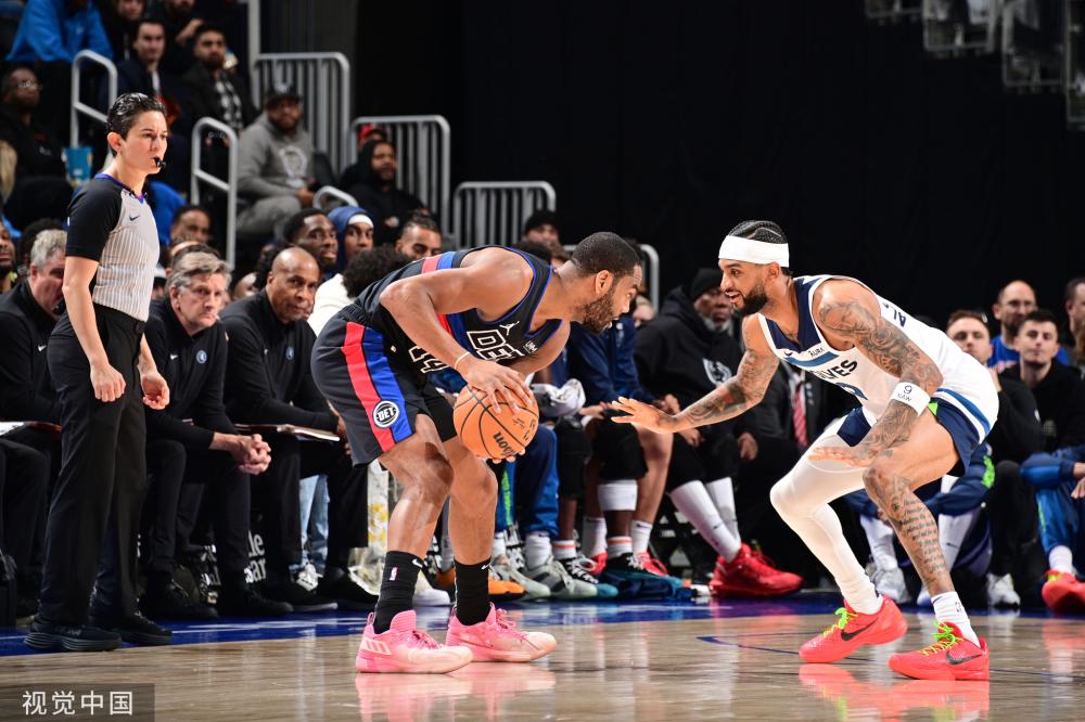 展现出其在 展现出其在